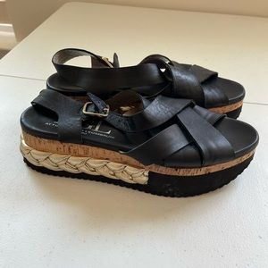 AGL Attilio Giusti Leombruni Flatform Platform Sport Gladiator Sandals 42 12